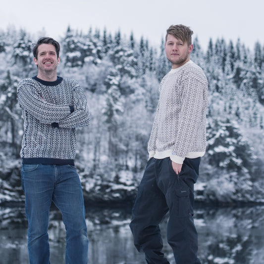 SNØROSE ULLGENSER, MARINBLÅ NATURHVIT