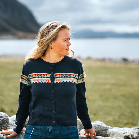 ULLA JAKKE, TYNN KVALITET, MARINEBLÅ